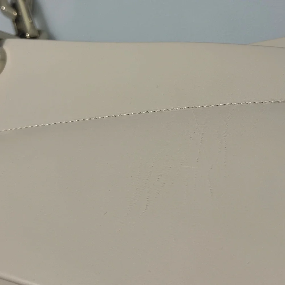 Christian Louboutin Loubitwist Shoulder Bag Leather Leche Beige Gold - Picture 6 of 10